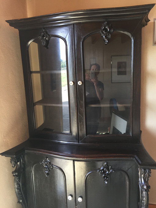 Antique Buffet Cabinet in Very Beautiful Condition. Unique item