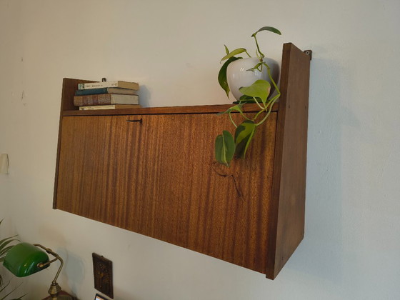 Image 1 of Mobiletto da parete | Metà anni '60 | teak | danese