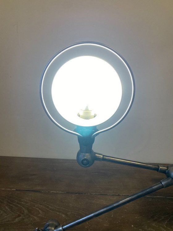 Image 1 of Lampe de bureau Jieldé jielde 2 bras de 40cm et 25cm avec base étau graphite industriel Jean Louis Domecq 1950 vintage