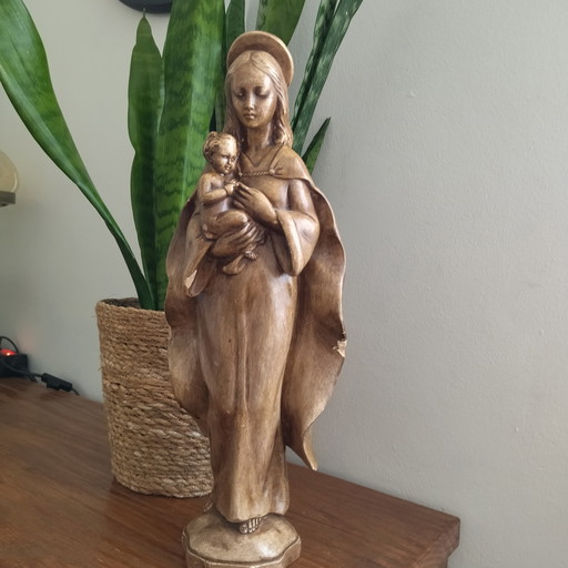 Plaster statue of the Virgin Mary and baby Jesus