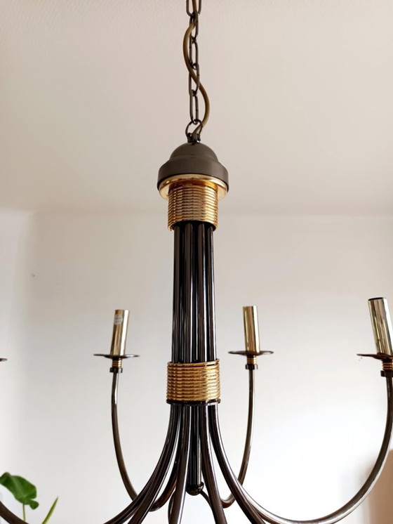 Image 1 of Vintage kroonluchter met 8 armen van zilver en goudkleurig metaal