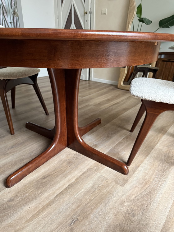 Image 1 of Vintage dining table