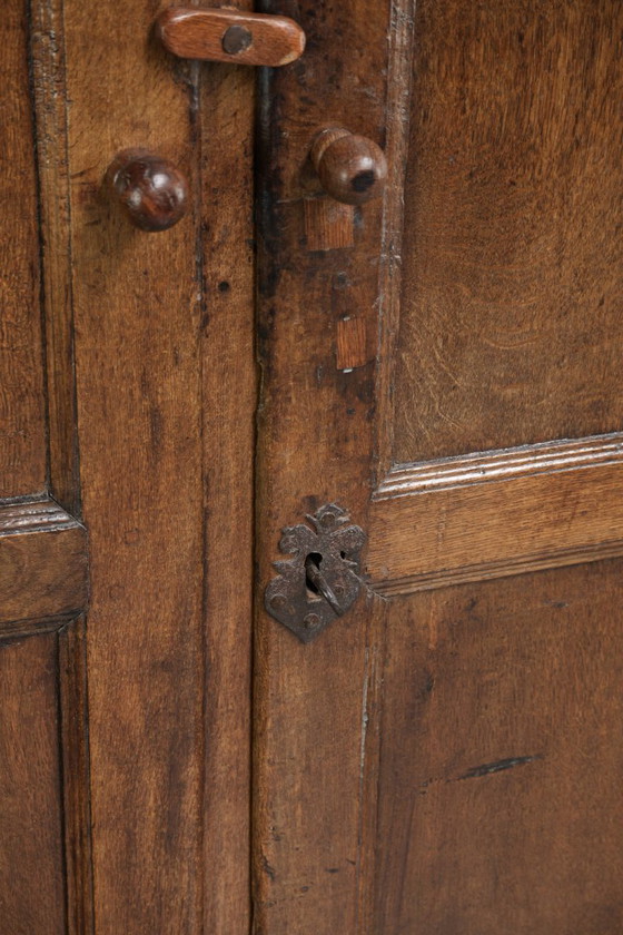 Antieke eikenhouten boerenkast uit eind 17e eeuw met origineel beslag en prachtig patina – Buffetkasten, Wood (photo 8 of 13)