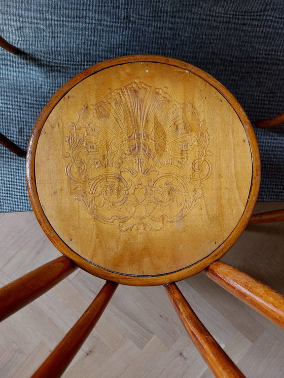 Image 1 of Satz von 6 authentischen Wilhelm Schauman Bugholz-Bistrostühlen – Jyväskylä, Finnland