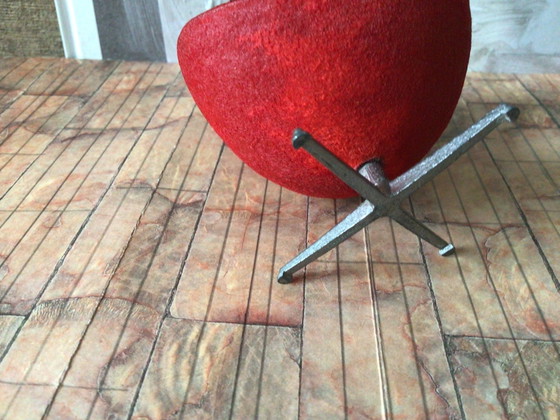 Poltrona a uovo in miniatura vintage di Arne Jacobsen – Oggetti decorativi, Metal, Other (photo 10 of 11)