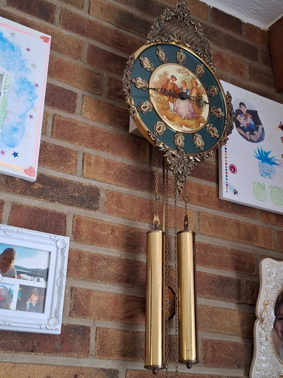 Wall clock with pendulum and weights, green and gold-colored, Metal, Klassiek (photo 2 of 6)