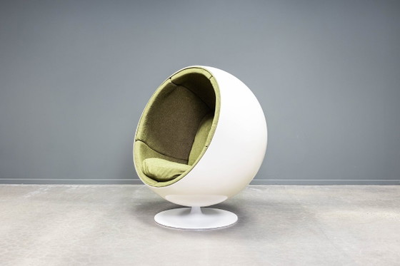 Ball Chair – Armchairs, Metal, Textile (photo 5 of 11)