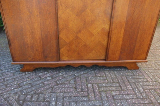 Image 1 of Vintage (50-60) 3-deurs houten kledingkast, 1/3 leg 2/3 hang