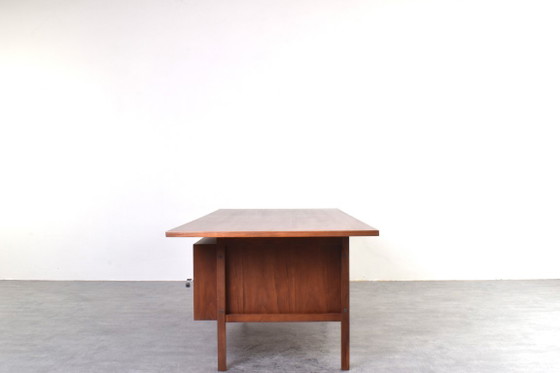 Mid-Century Large American Walnut Executive Desk – Wood (photo 3 of 18)