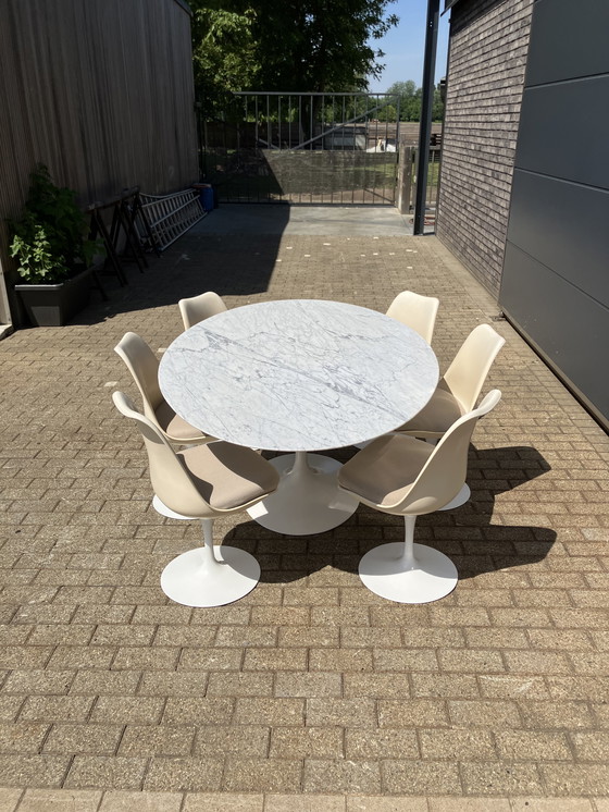 Image 1 of Tavolo ovale Knoll Tulip originale e 6 sedie Knoll Tulip in ottime condizioni!