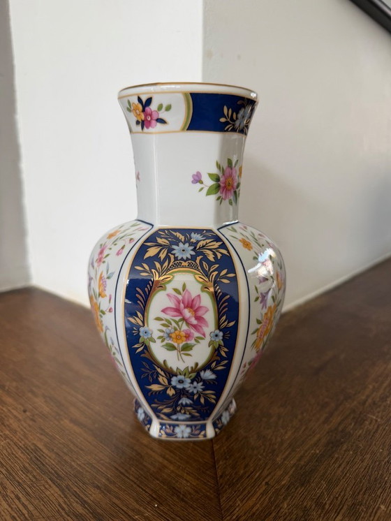 Image 1 of Imari Japanese vase