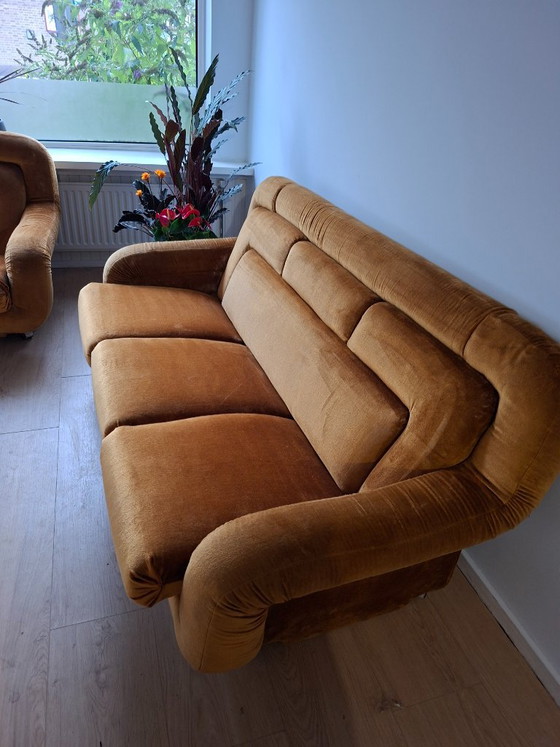 Ensemble design vintage Space Age UP Závody « Mercedes » – Canapé 3 places et fauteuil (Velours jaune ocre, (photo 6 of 7)