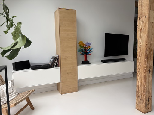 Armoire murale de rangement pour intérieur contemporain