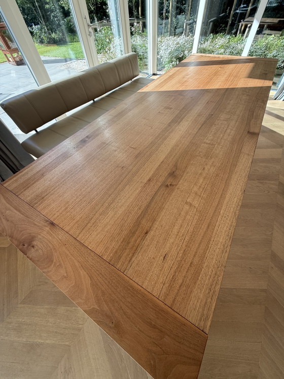 Arco American Walnut Dining Table 280x100 – Wood (photo 5 of 8)