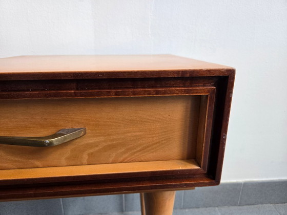 Image 1 of PAIR OF ASYMMETRICAL VINTAGE BEDSIDE TABLES FROM THE 1960s IN VARNISHED BEECH & BRASS