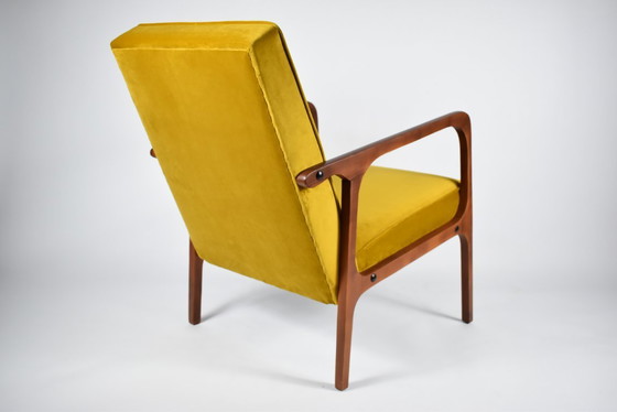 Image 1 of Fauteuil polonais vintage b-04, velours doré 1970