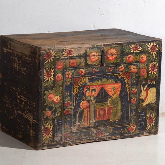 Antique painted Chinese trunk in pine wood – China, circa 1900 – Storage cabinet (photo 4 of 40)