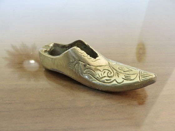 Image 1 of Serie von 3 Aschenbechern aus Messing in Babouche-Form