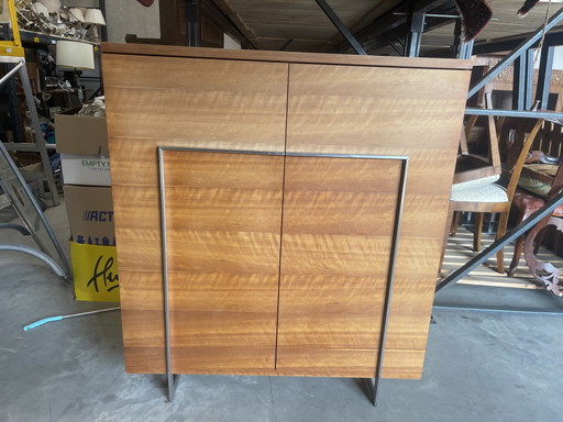 Bert Plantagie Highboard in Massief Kersenhout met Geborsteld RVS Onderstel – high boards, Wood