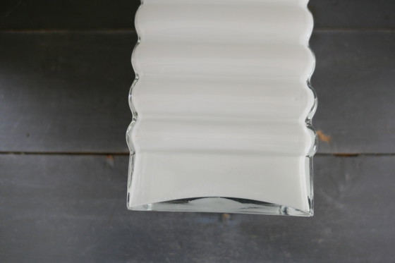 Image 1 of Vase Vintage en verre séparé blanc