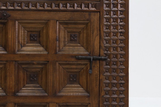 Image 1 of Credenza brutalista spagnola in legno massello