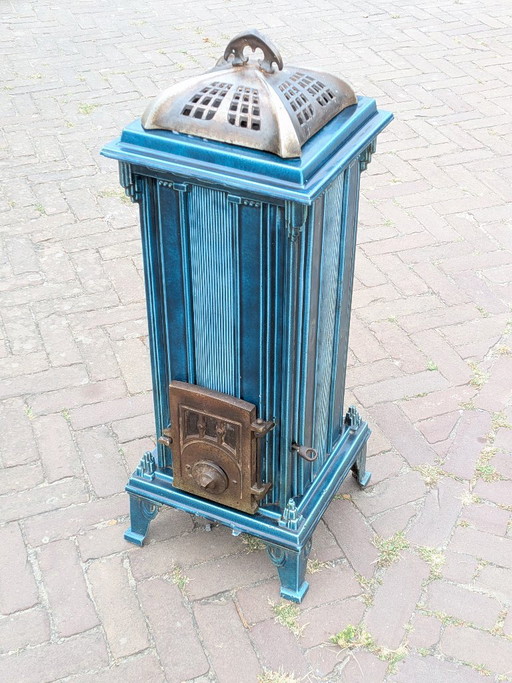 Rare Art Deco 'Skyscraper' Tower Stove by Fobrux – Majolica Blue (c. 1930) – decoratieve objecten, Cast Iron (photo 2 of 18)