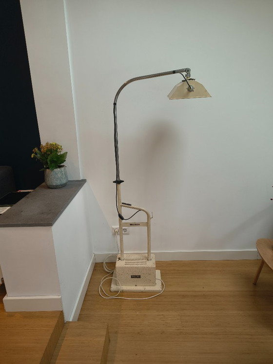 Image 1 of Due rare lampade per terapia UV Philips (1935) – Design industriale e medico
