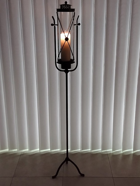 Image 1 of Luxe Vintage Gietijzeren Vloerkandelaar met Windlicht (H.150cm) – Binnen & Buiten