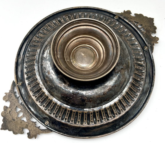 Image 1 of Ciotola con piede placcata in argento e manici rocaille – stile storicista