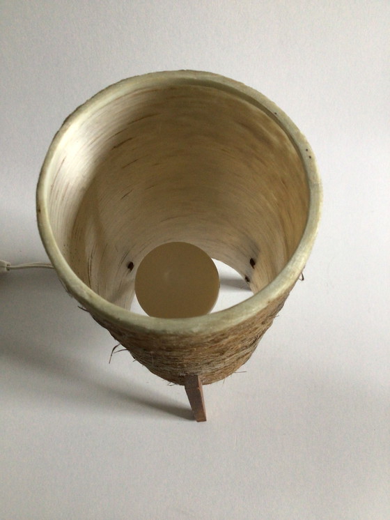 Image 1 of Lampada da tavolo a treppiede in fibra di vetro vintage