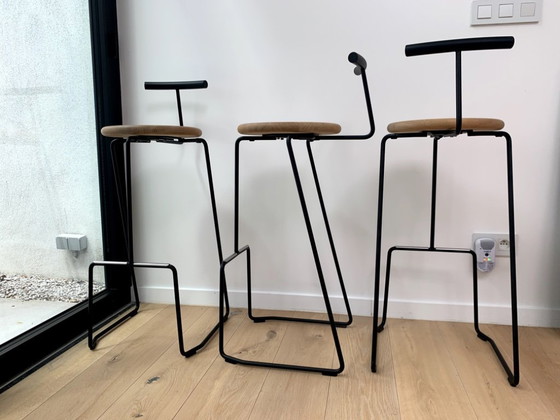 Image 1 of Barchairs Extremis Tiki H=74, seduta in rovere con base e schienale neri