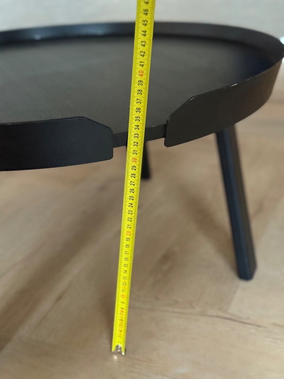 Image 1 of Mesa de centro Muuto Around, versión grande, negra, en buen estado (Ø72 cm, H37,5 cm)