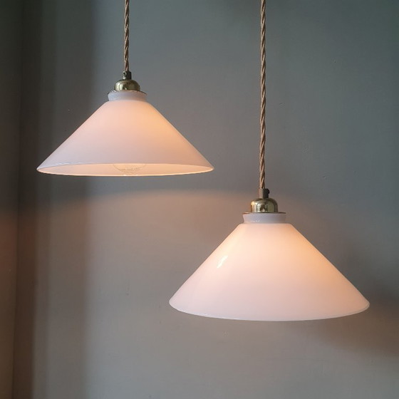 Set di 2 Lampade a sospensione Vintage in vetro opalino – Metallo (photo 6 of 17)