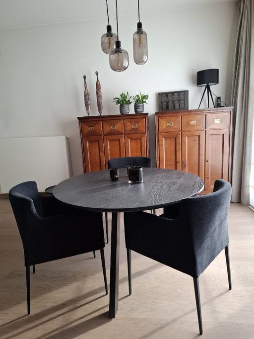 Mesa redonda con patas de metal