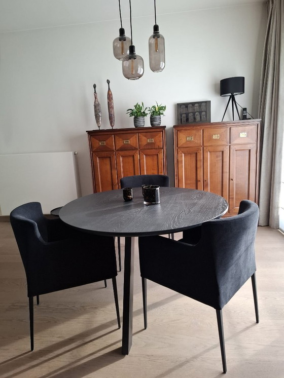 Image 1 of Mesa redonda con patas de metal