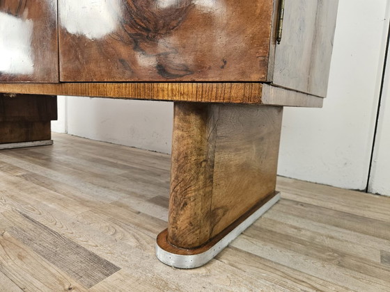 Image 1 of Art Deco dressoir van walnoot en wortelhout met aluminium onderstel, 1940