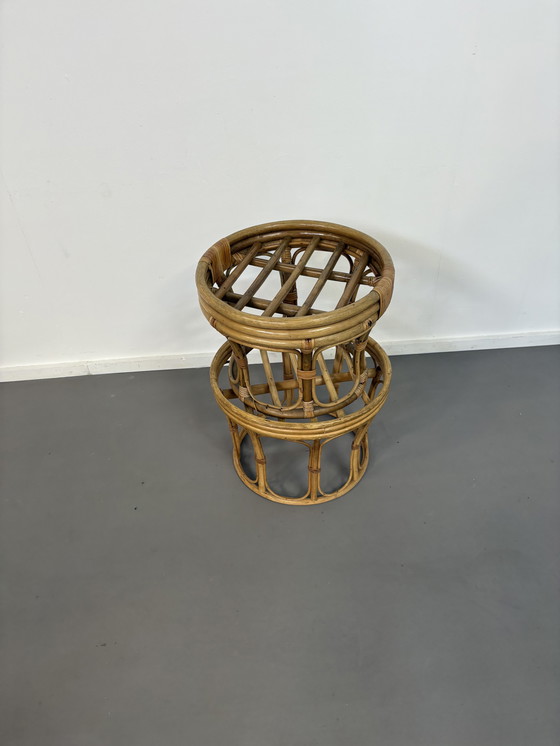 Image 1 of Set van 4 vintage rotan en bamboe krukjes uit de jaren 70.