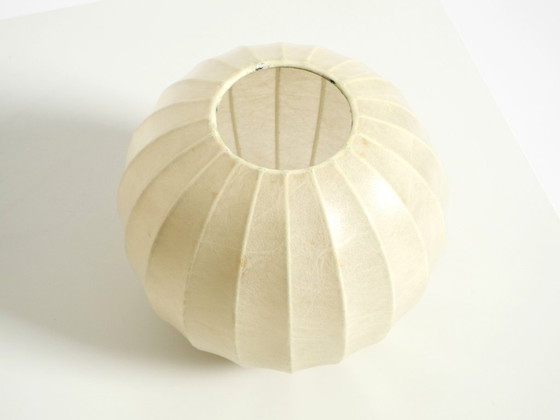 Image 1 of Rarissima e bellissima lampada da tavolo a bozzolo con treppiede in stile Mid-Century Modern.