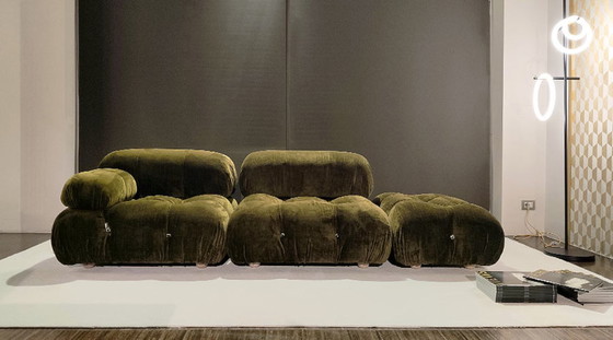 Image 1 of Sofá Camaleonda de B&B Italia – 2 módulos + otomana – Terciopelo verde oliva – Como nuevo