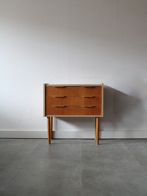 Vintage Deense ladekast in eiken