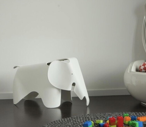 Eames Elephant VITRA