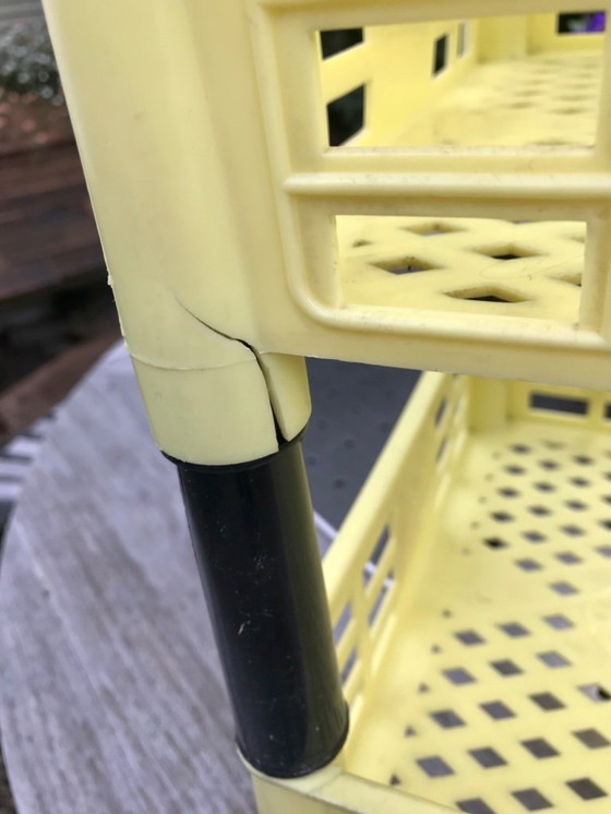 Image 1 of Estante modular de plástico amarillo pastel de los años cincuenta LL