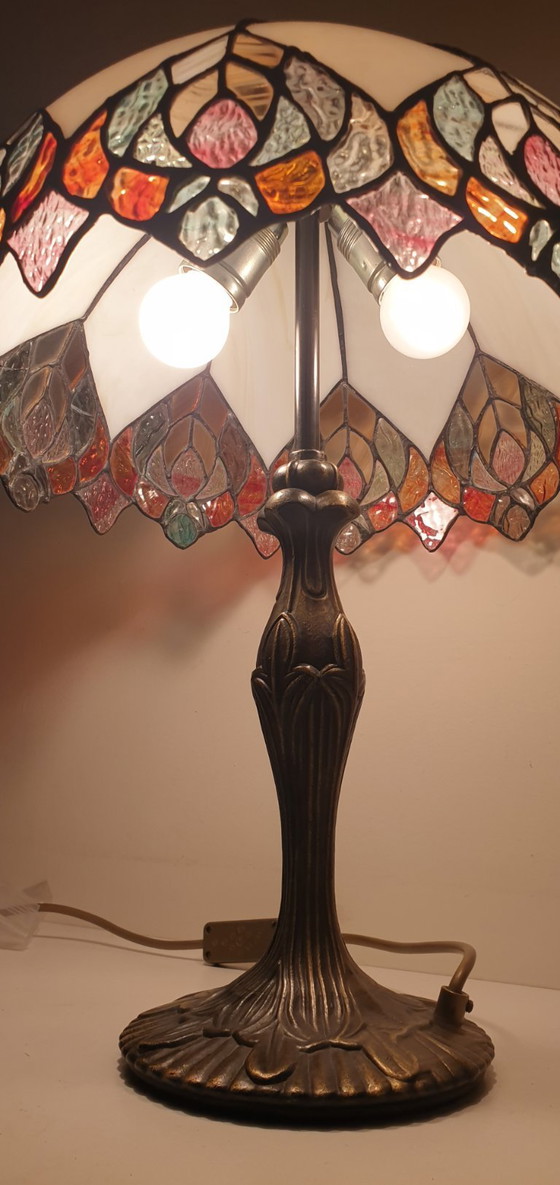 Image 1 of Large (52cm) Tiffany Stained Glass Table Lamp Peacock Feathers