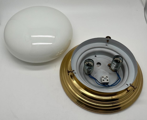 Image 1 of Plafondlamp in mid-century modern stijl – Art Deco – Opaalglas & Messing