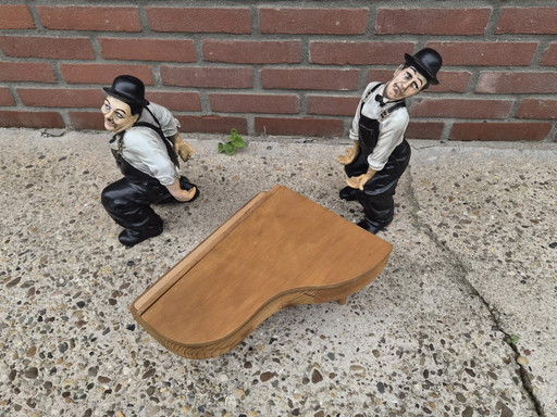 Große, coole Laurel-und-Hardy-Statue