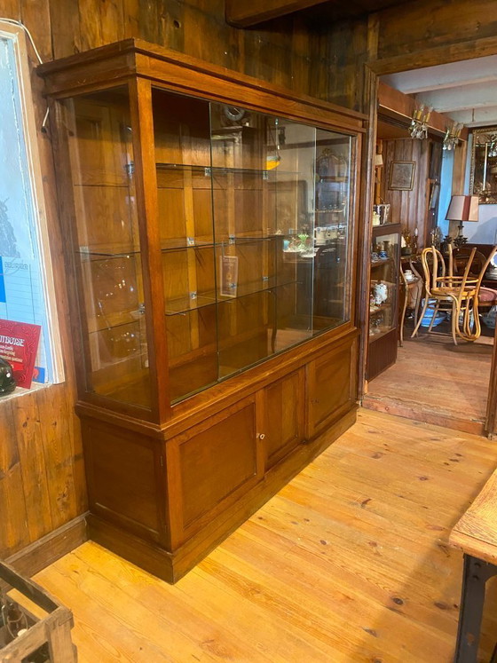 Image 1 of Escaparate de una tienda de la década de 1930.