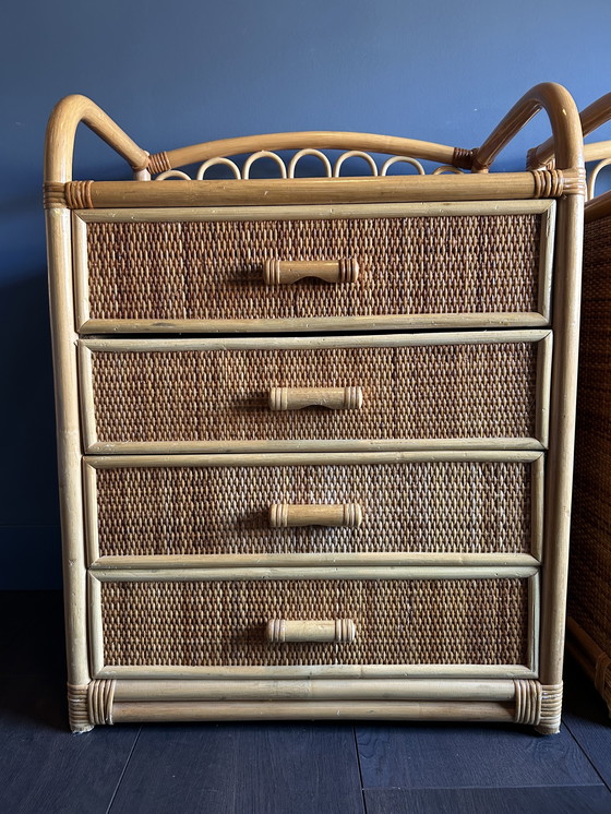 Image 1 of Set di 2 comodini/cassettiere vintage in rattan – stile boho