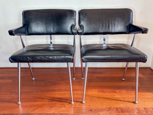 2x Artifort Model 030 - 1964 - Herman Bakker - Sedia da pranzo Hotel Cocagne Eindhoven – eetkamerstoelen (photo 2 of 8)