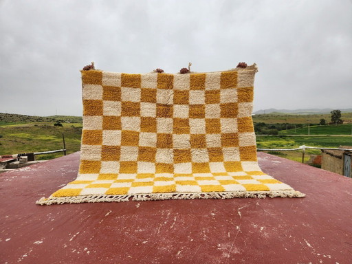 Geruite Beni Ouarain-tapijt 186x178 cm – Handgemaakt Marokkaans wollen tapijt – Mosterd- en ivoorkleurig Berberdesign
