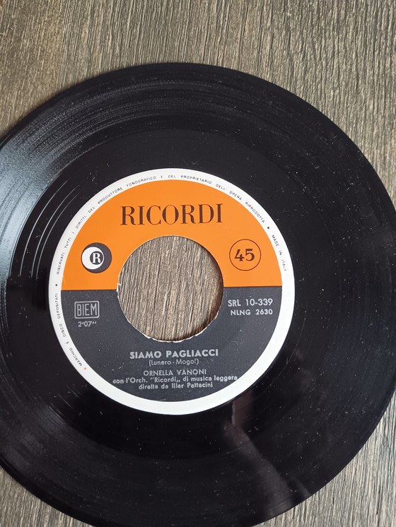 Image 1 of Ornella Vanoni Pagliacci 45 rpm vinyl record - year 1964